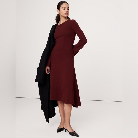 NWT! Banana Republic Black Flare-Sleeve Midi Sweater Dress🧺 - Picture 3 of 7